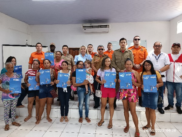 27 FAMÍLIAS DE TRIZIDELA DO VALE RECEBERAM NESTA MANHÃ O CARTÃO DO PROGRAMA "MINHA CASA MELHOR" DO GOVERNO DO ESTADO.